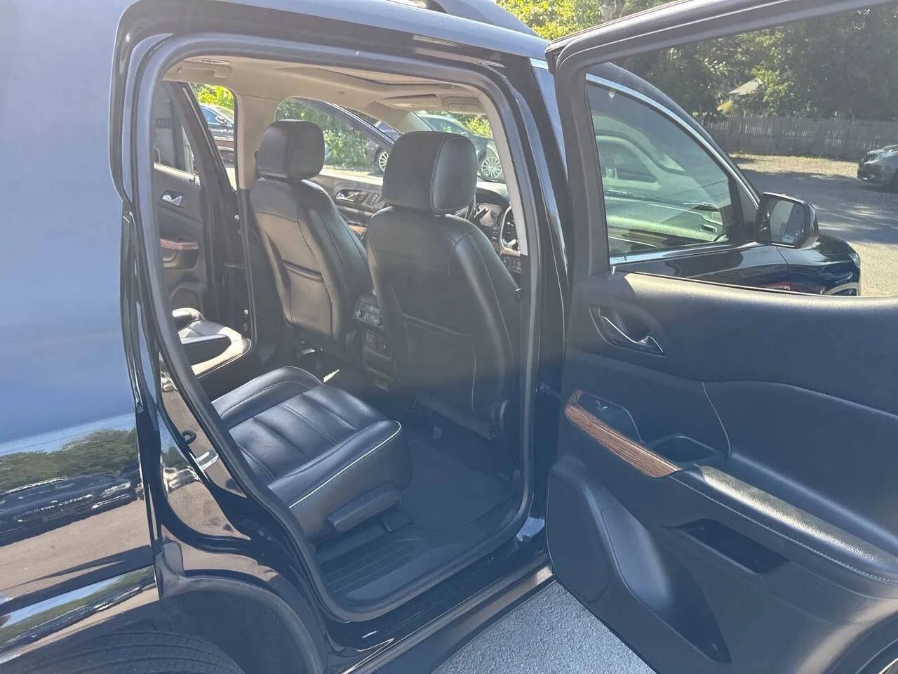 Used 2019 GMC Acadia Denali w/ Technology Package AWD/4WD image 27