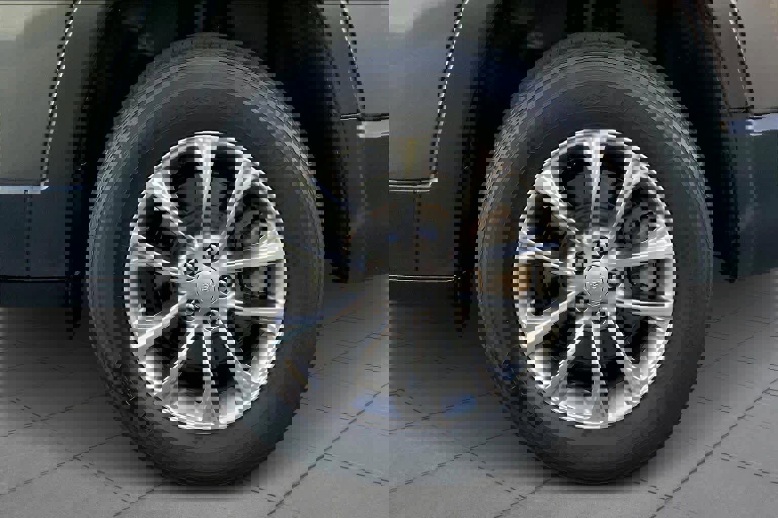 Used 2020 Jeep Cherokee Latitude Lux w/ Comfort/Convenience Group image 10