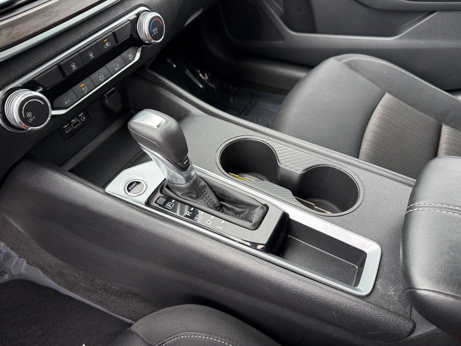 Used 2025 Nissan Altima 2.5 SV FWD image 13