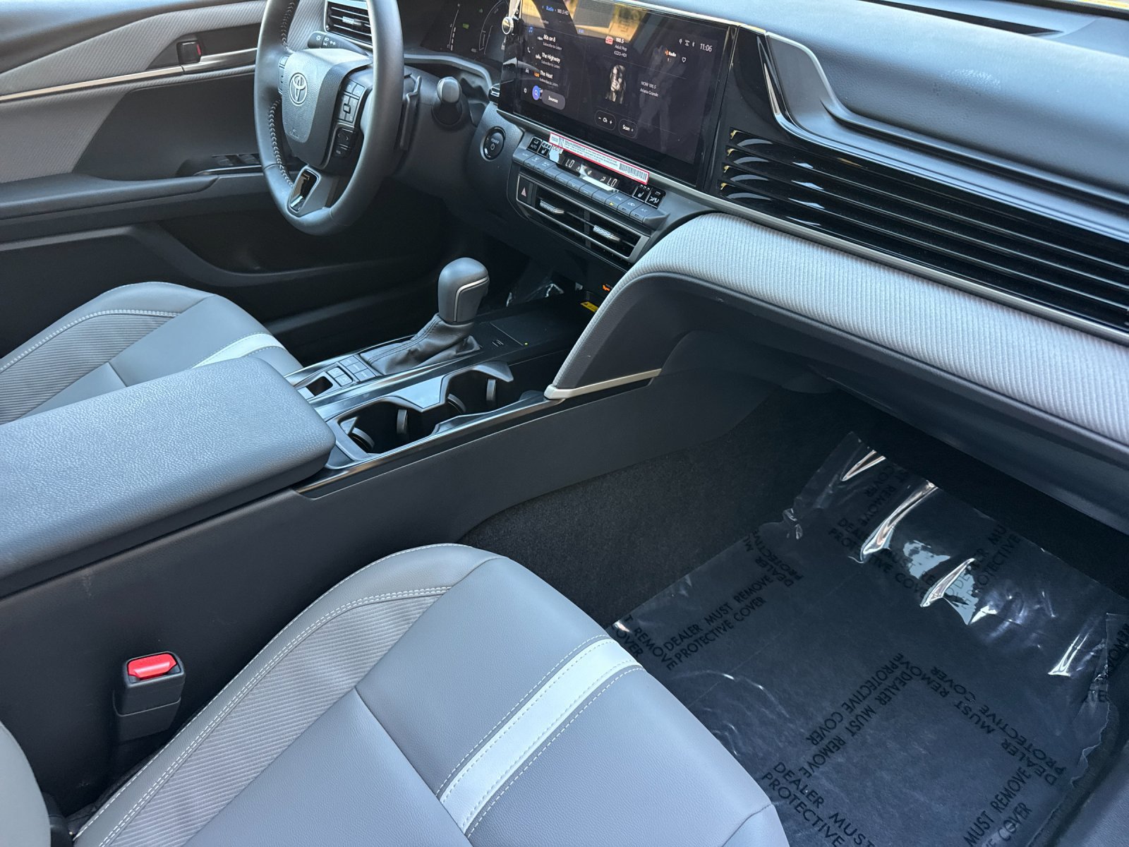 Used 2026 Toyota Camry SE w/ Multimedia Upgrade Package FWD image 15