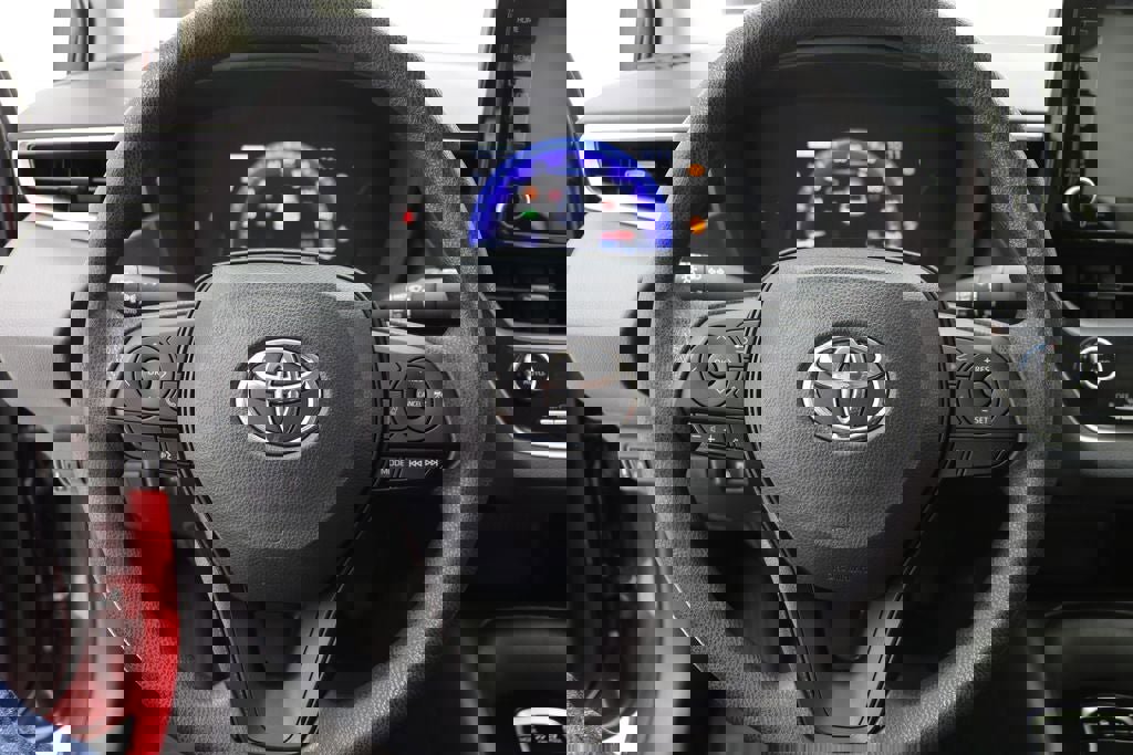 Used 2022 Toyota Corolla LE image 16