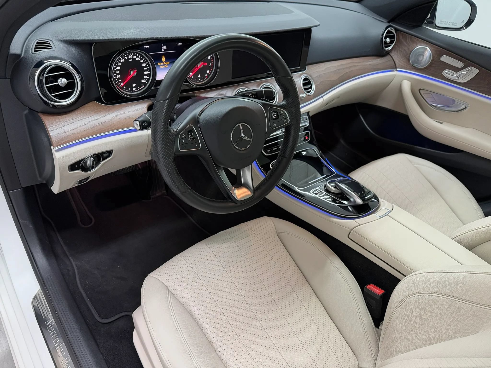 Used 2017 Mercedes-Benz E 400 4MATIC Wagon image 59