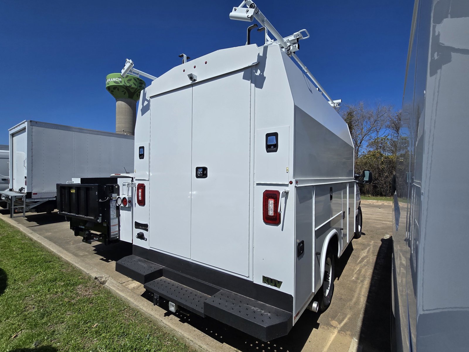 New 2025 Ford E-350 and Econoline 350 Super Duty w/ Power Equipment Group image 6