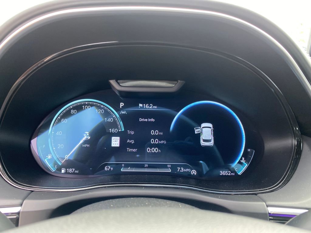 Certified 2023 Genesis GV70 2.5T w/ Sport Prestige Package image 15