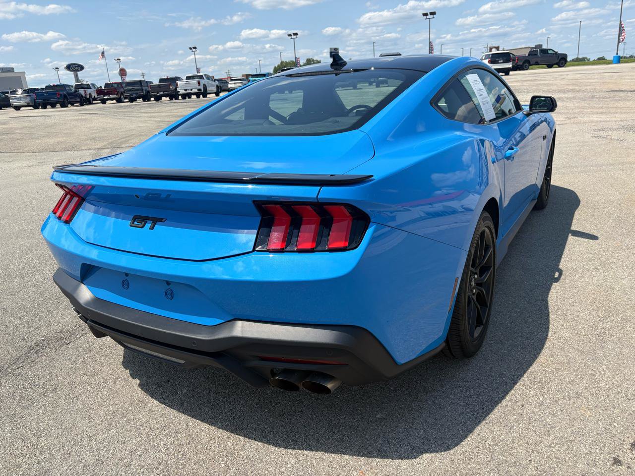 Used 2025 Ford Mustang GT Premium RWD image 3