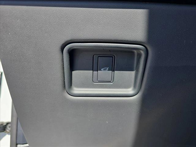 Used 2023 Land Rover Range Rover Sport SE image 25