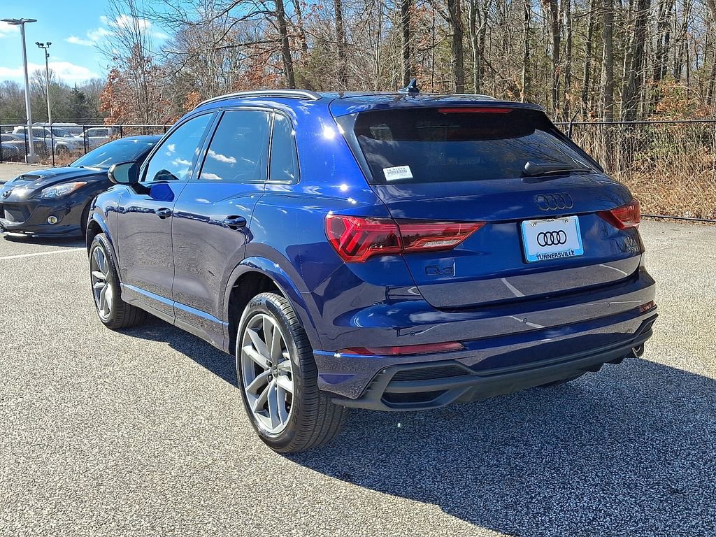 Certified 2025 Audi Q3 2.0T Premium w/ Convenience Package image 4