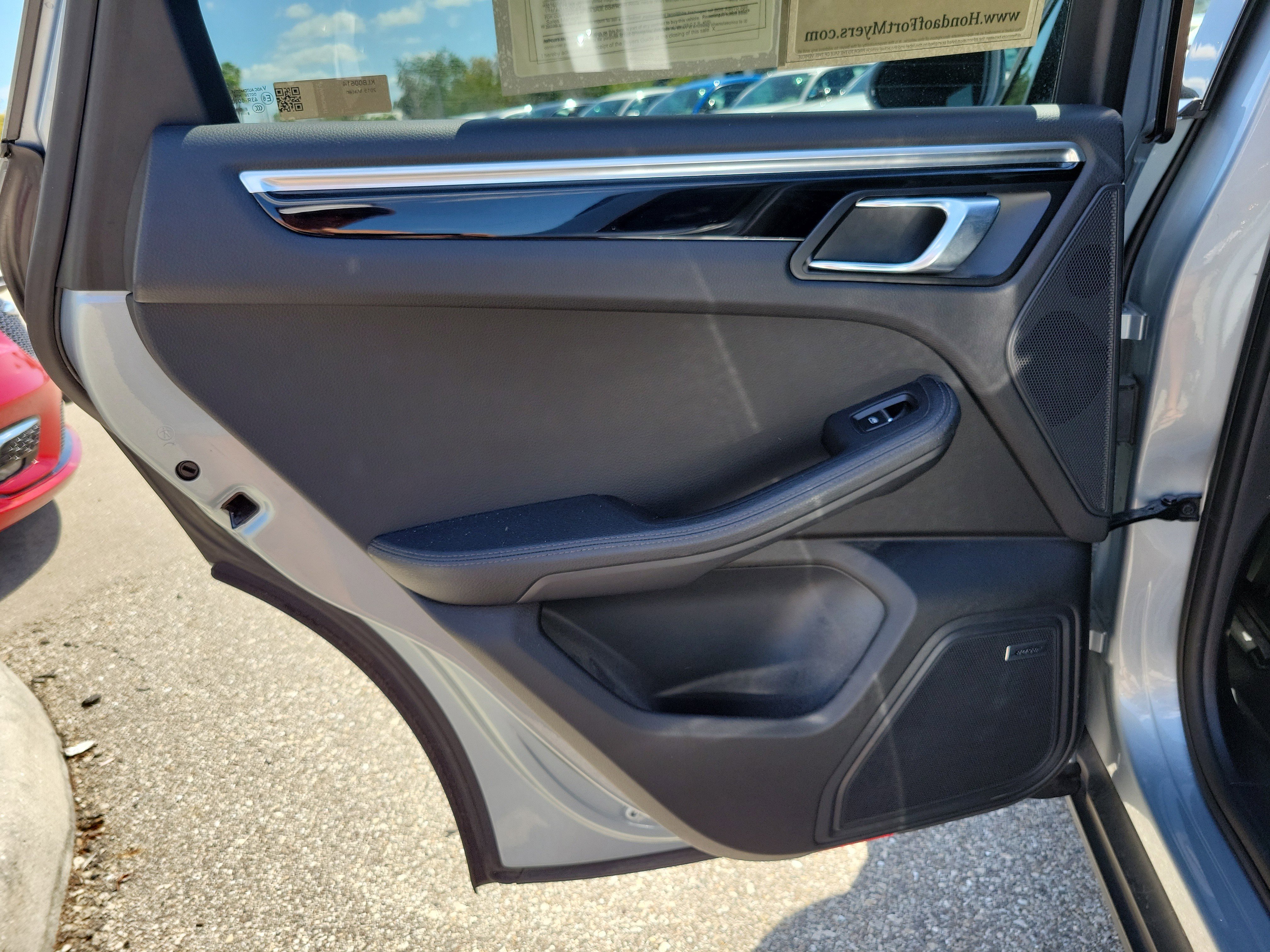 Used 2019 Porsche Macan image 12