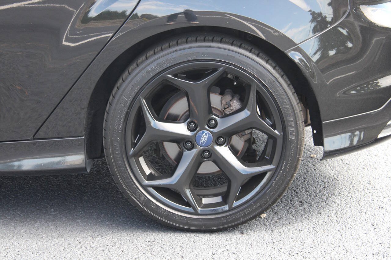 Used 2014 Ford Focus ST w/ Equipment Group 202A FWD image 12