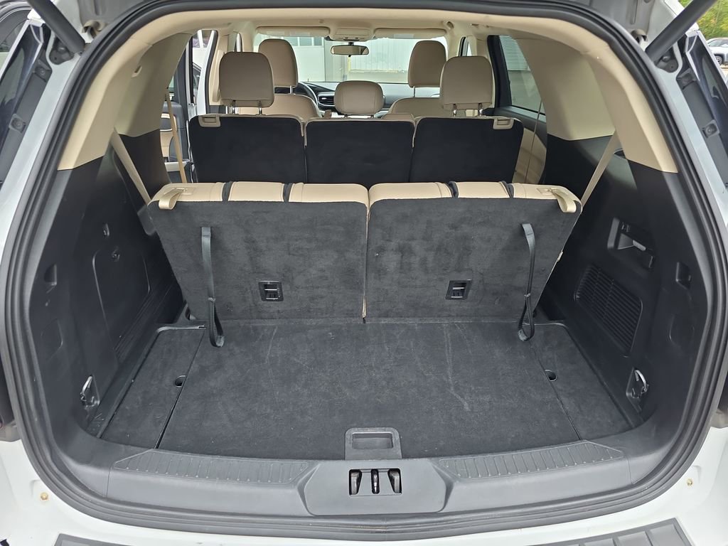 Used 2023 Ford Explorer XLT w/ Equipment Group 202A image 13