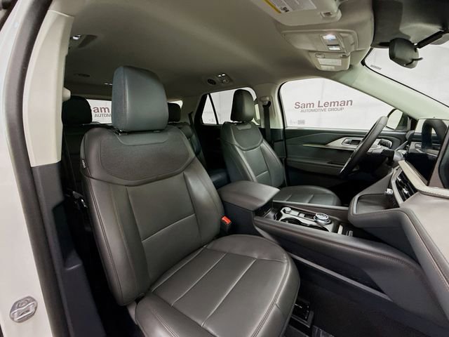 Used 2025 Ford Explorer Active w/ Active Comfort Package image 29