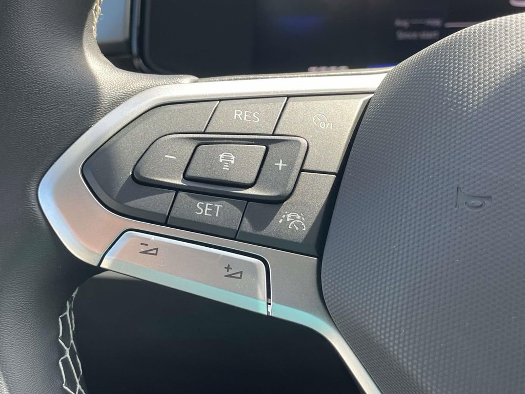 Used 2025 Volkswagen Taos S AWD/4WD image 18