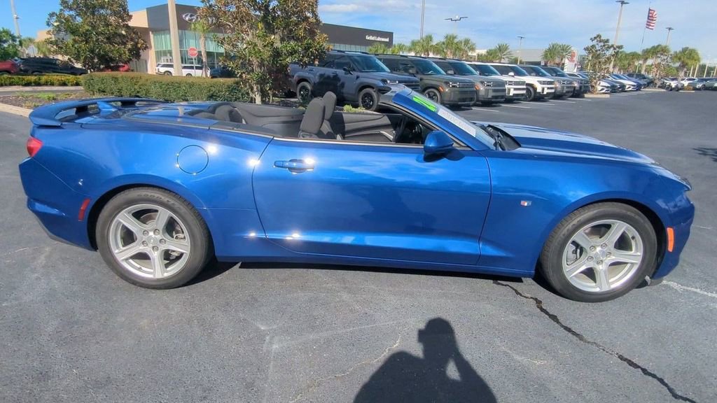 Used 2020 Chevrolet Camaro LT image 9