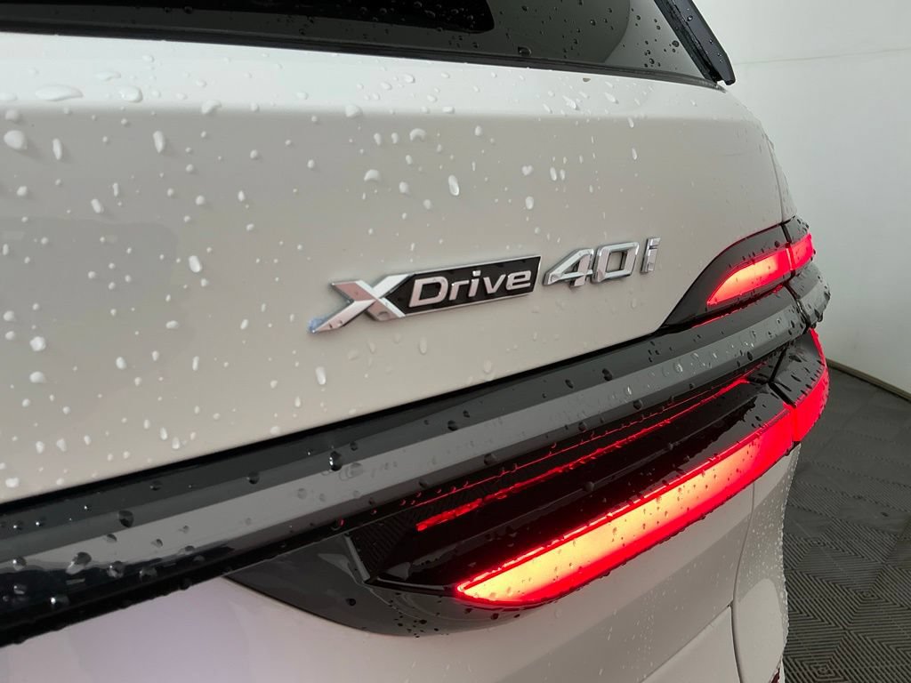 Certified 2026 BMW X7 xDrive40i w/ M Sport Package AWD/4WD image 36