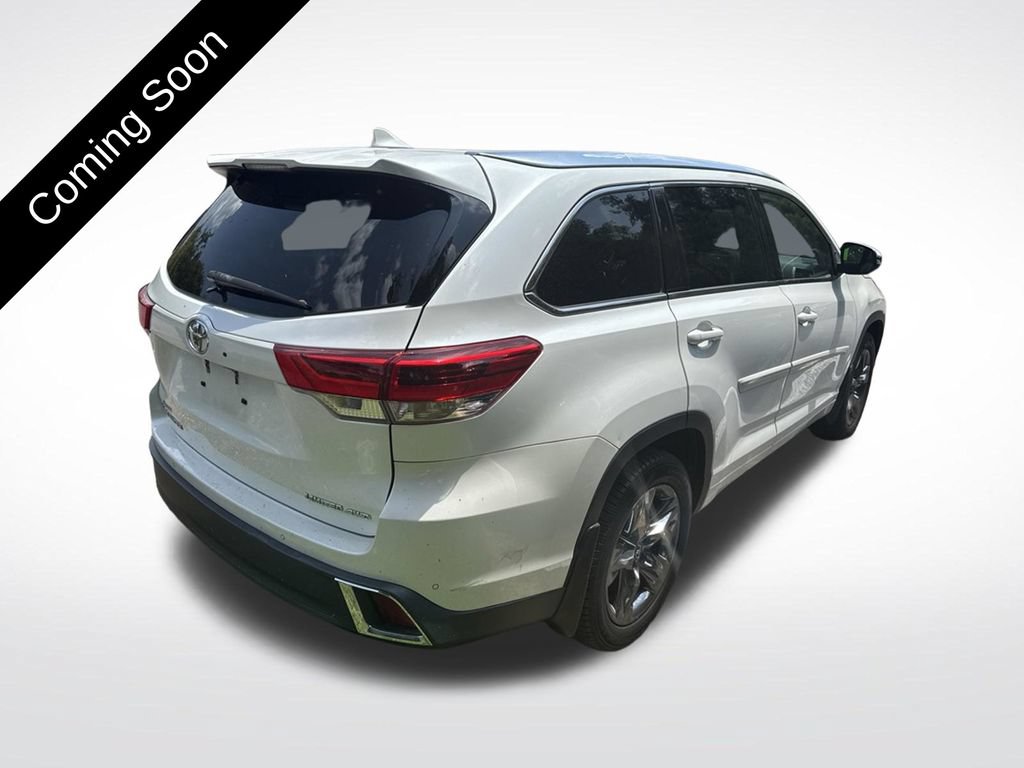 Used 2017 Toyota Highlander Limited Platinum AWD/4WD image 4
