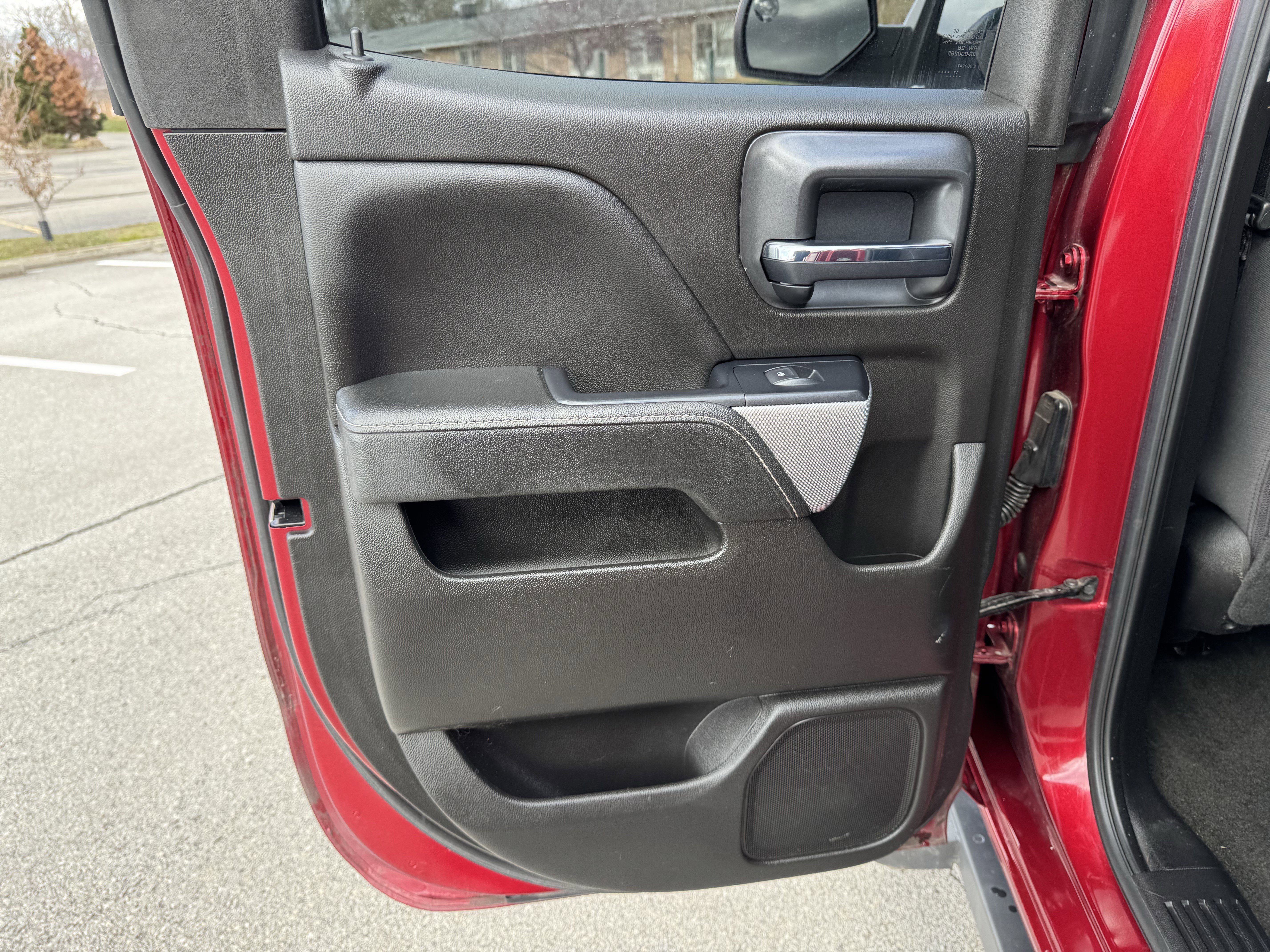 Used 2018 Chevrolet Silverado 1500 LT w/ All Star Edition image 29