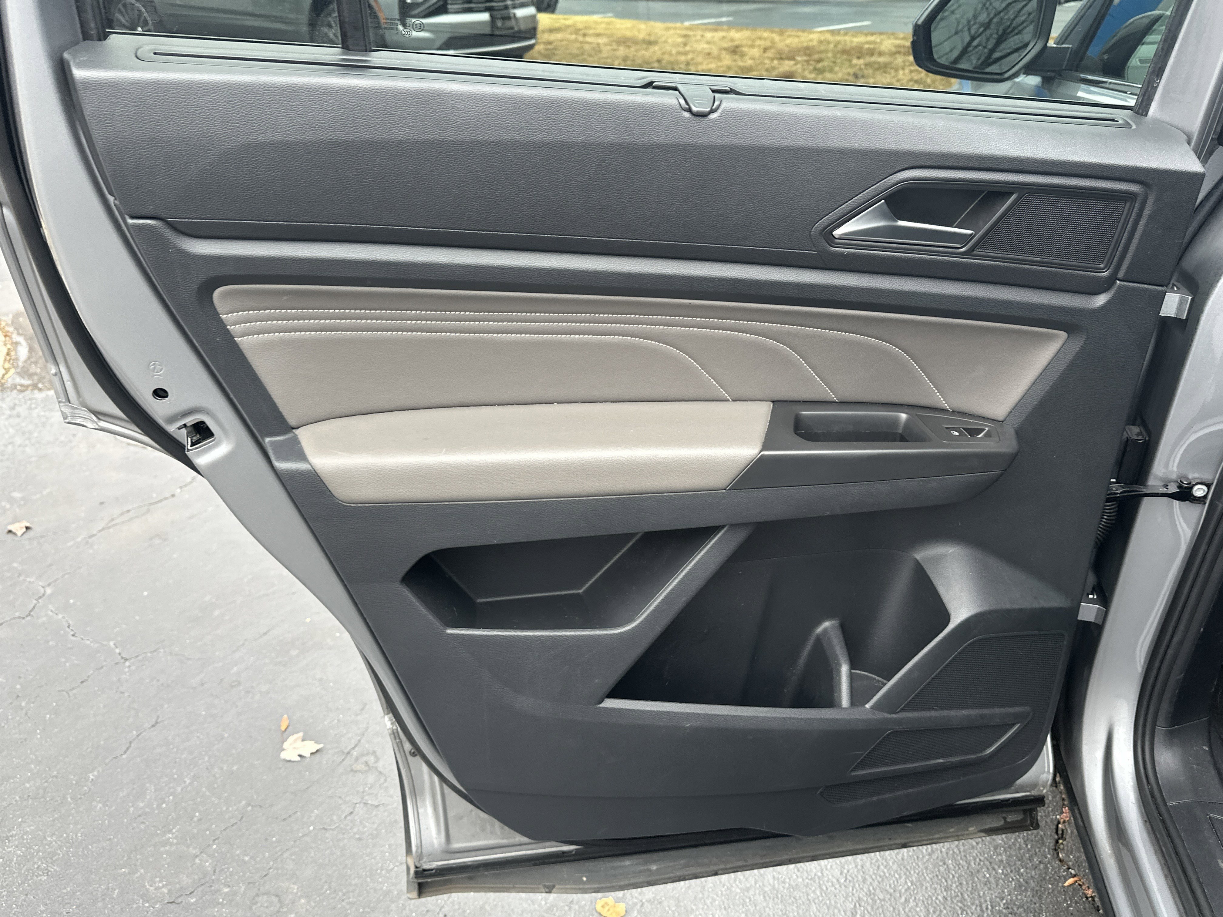 Used 2022 Volkswagen Atlas SE w/ Panoramic Sunroof Package image 19