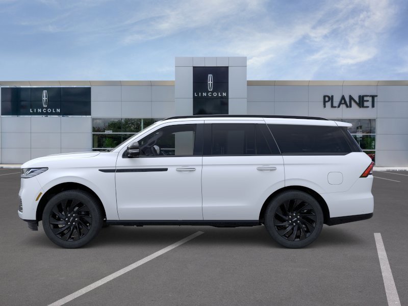 New 2026 Lincoln Navigator Reserve w/ Jet Appearance Package image 3