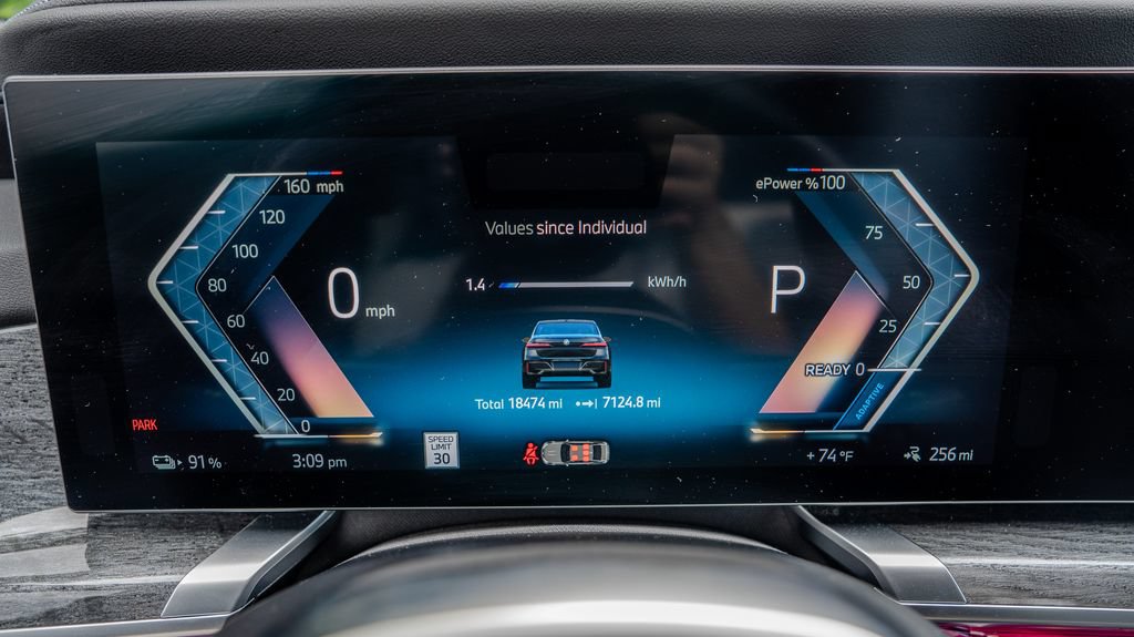 Used 2023 BMW i7 xDrive60 AWD/4WD image 9