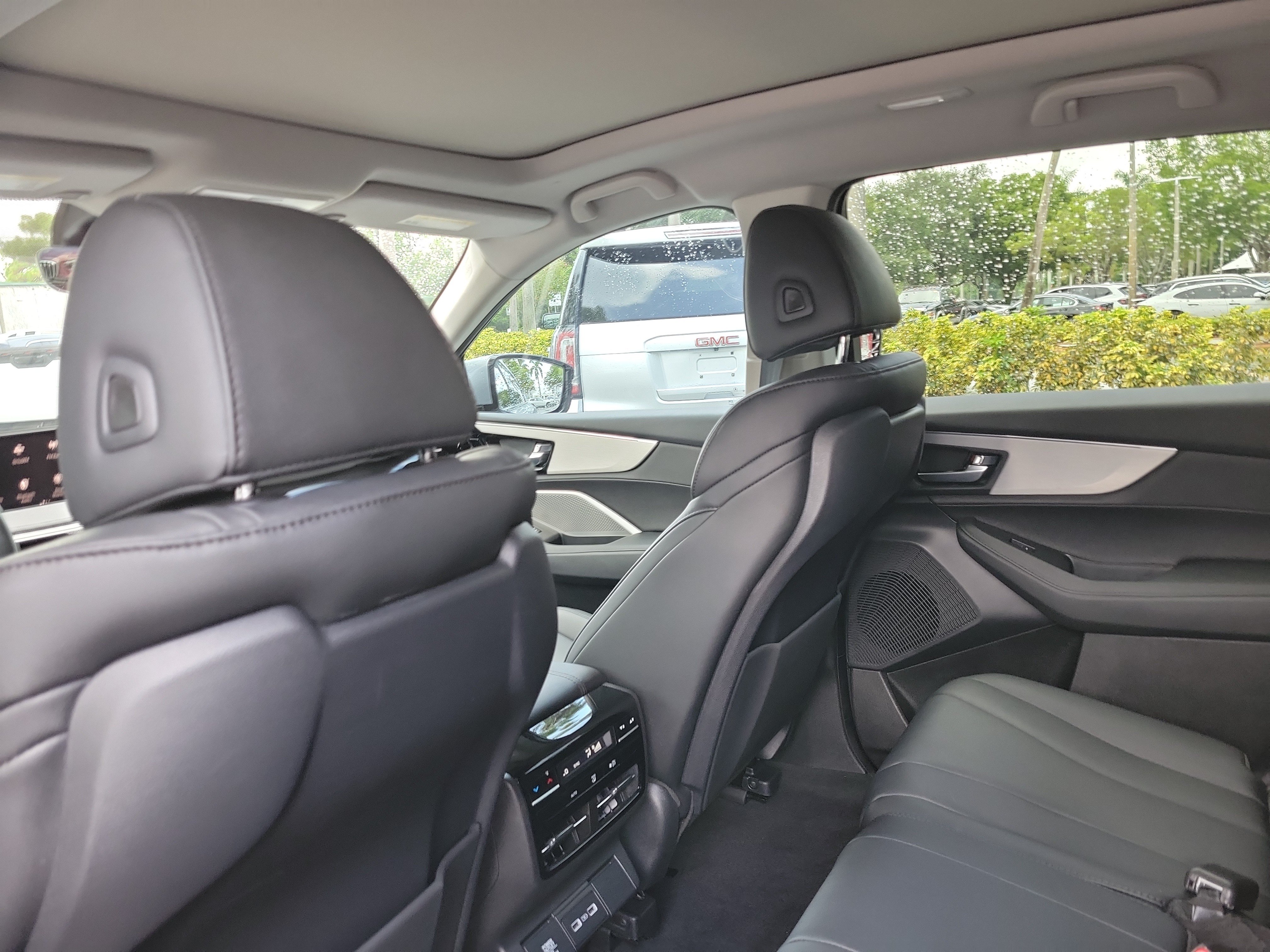 Used 2024 Acura MDX FWD image 9