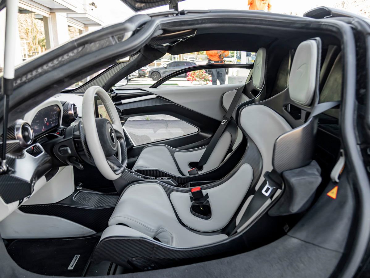Used 2019 McLaren Senna RWD image 15
