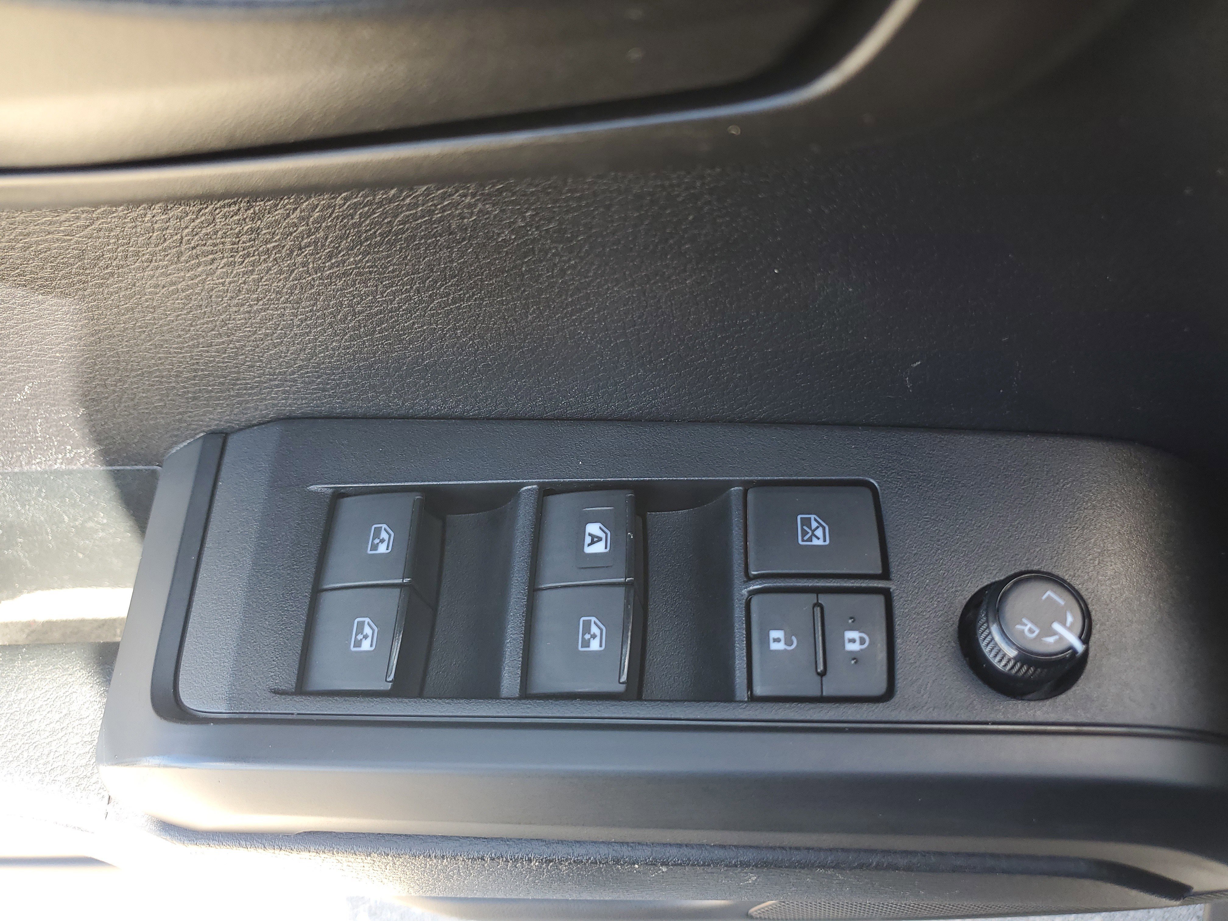 Used 2020 Toyota Tacoma SR image 25