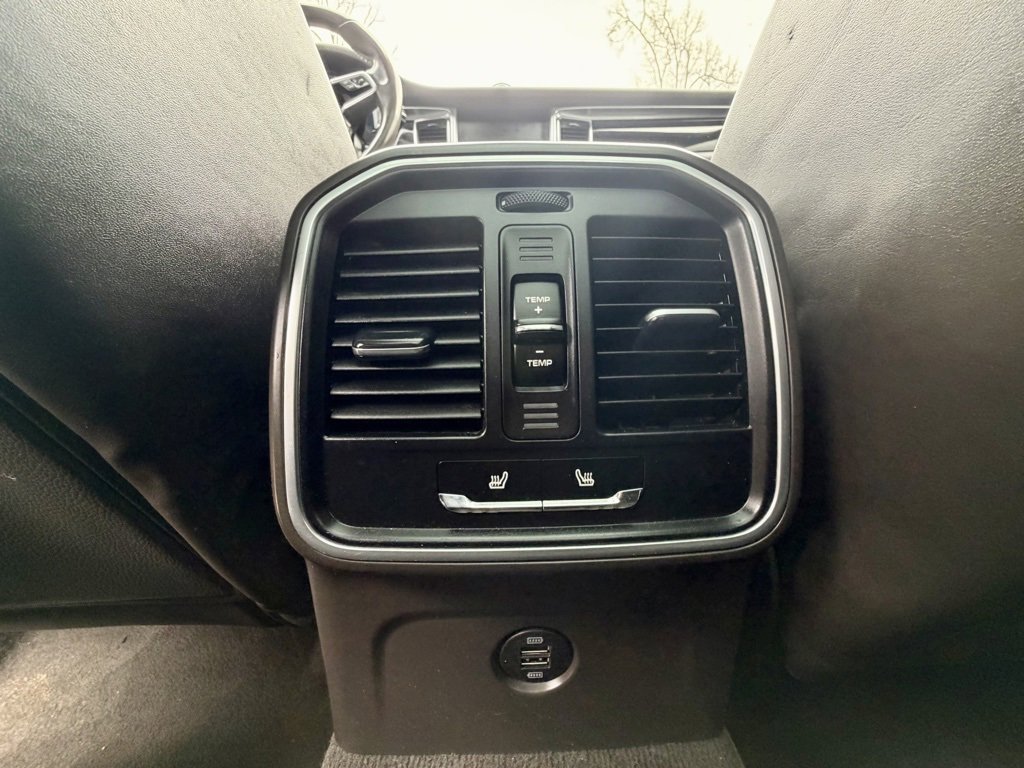 Used 2018 Porsche Macan image 14