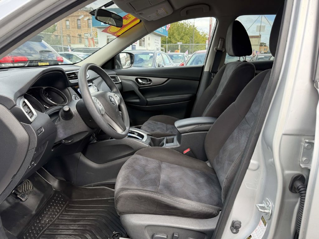 Used 2015 Nissan Rogue SV AWD/4WD image 18