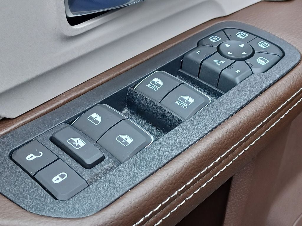 New 2026 RAM 2500 Laramie AWD/4WD image 8