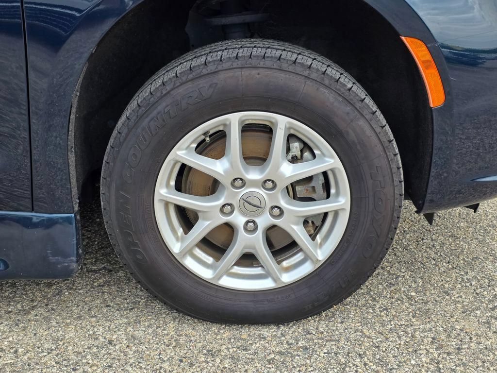Used 2021 Chrysler Pacifica Touring-L w/ Uconnect Theater Family Group FWD image 12