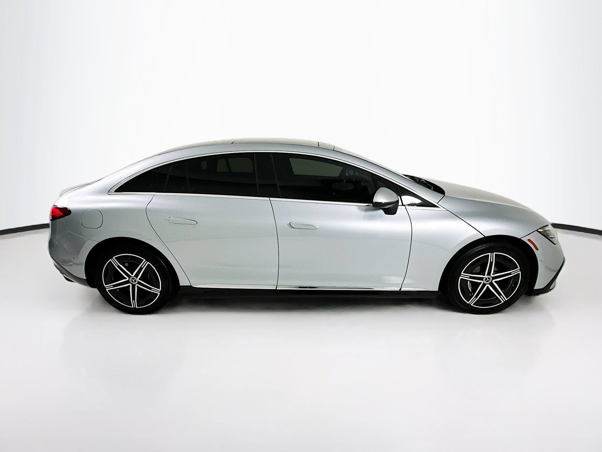 Certified 2023 Mercedes-Benz EQE 500 4MATIC Sedan image 9