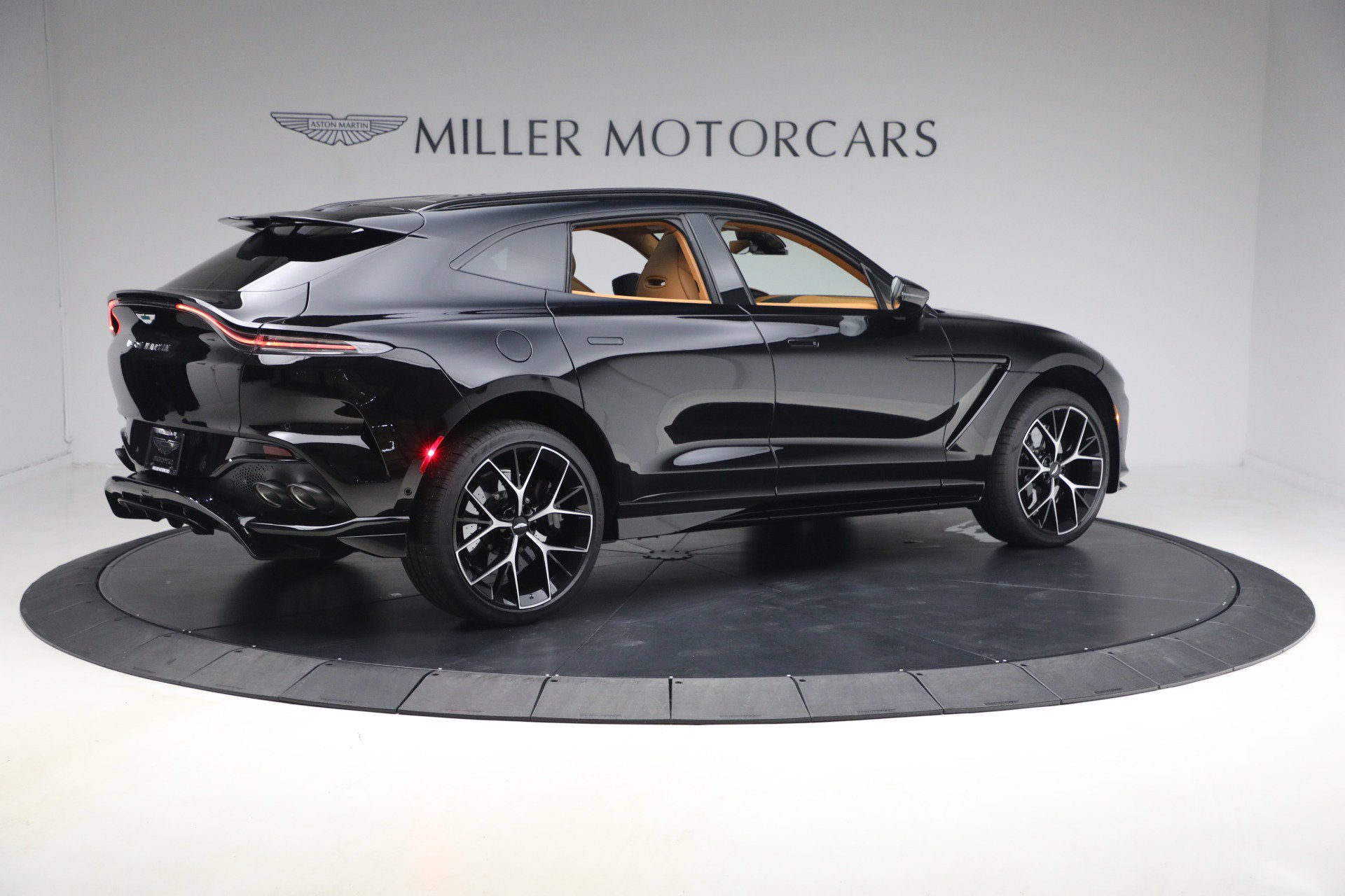 New 2026 Aston Martin DBX 707 AWD/4WD image 8