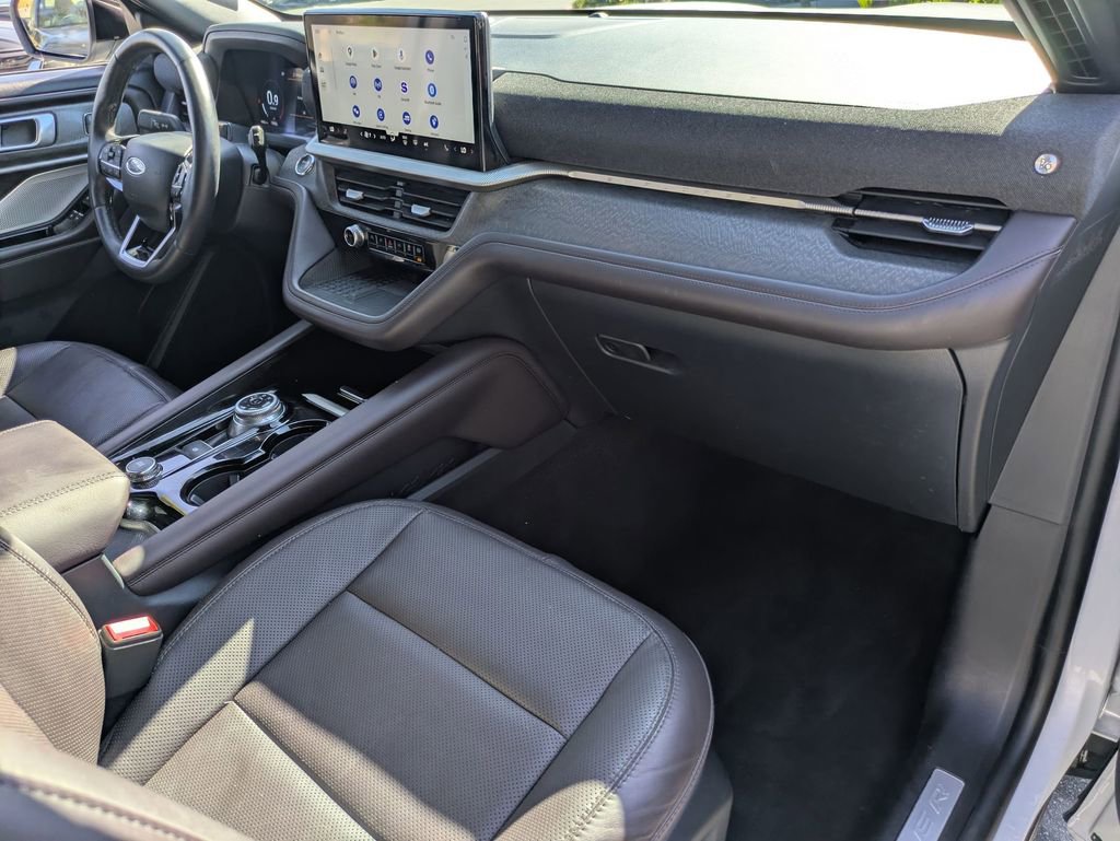 Used 2025 Ford Explorer Platinum w/ LUX Leather Package image 30