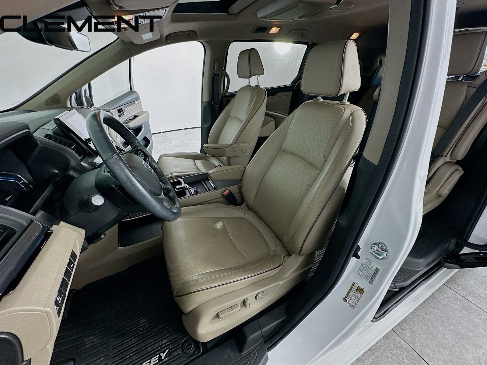 Used 2024 Honda Odyssey Elite image 30