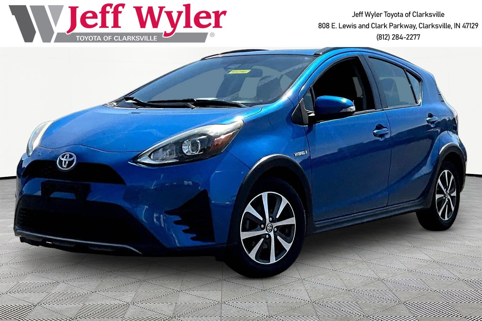 Used 2019 Toyota Prius C FWD image 1