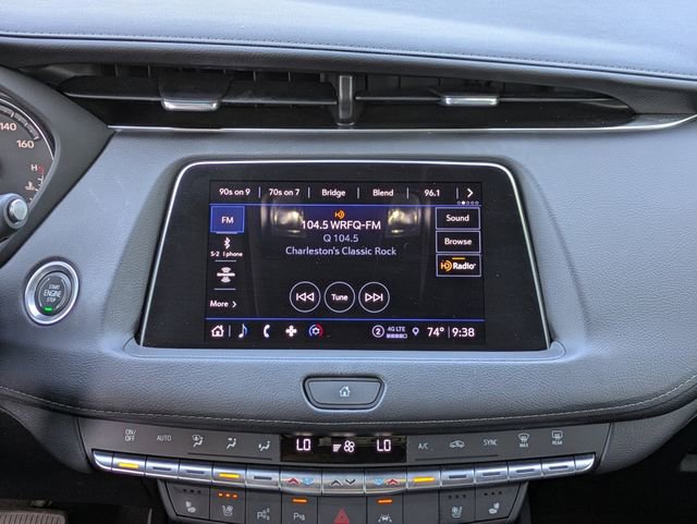 Used 2022 Cadillac XT4 Premium Luxury w/ Technology Package AWD/4WD image 18