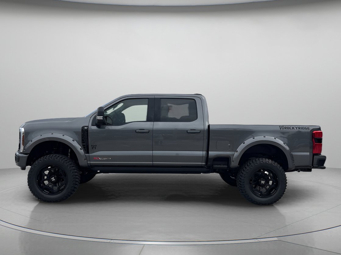 New 2025 Ford F250 XLT w/ Black Appearance Package image 5