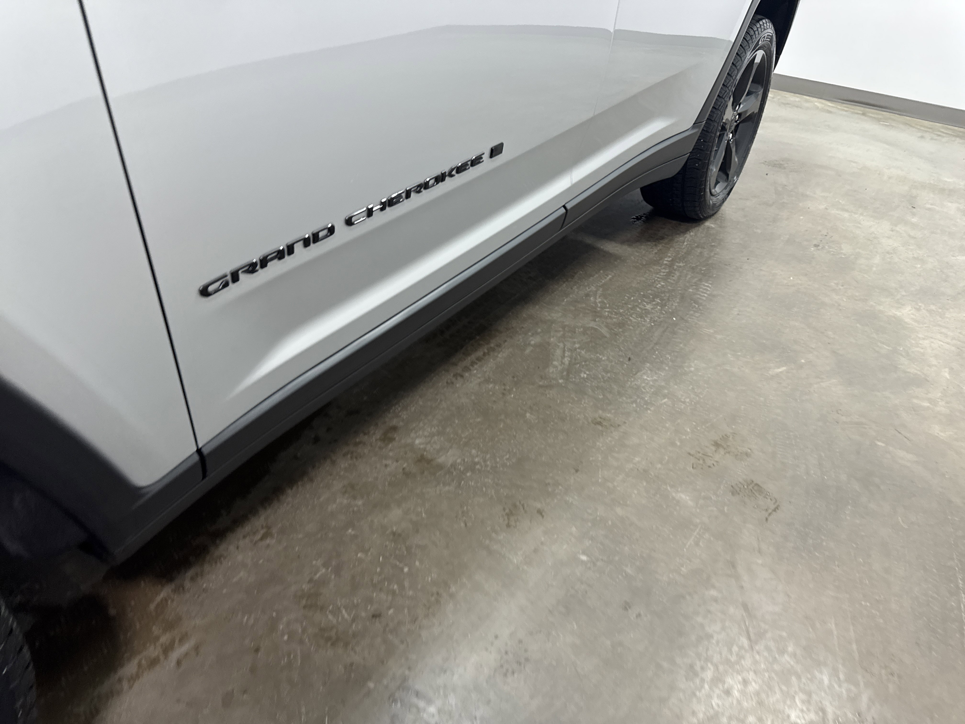 Used 2021 Jeep Grand Cherokee L Altitude image 10