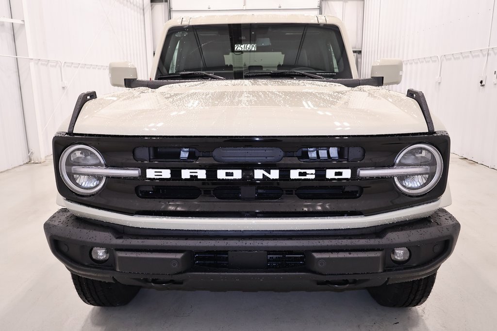 New 2025 Ford Bronco Outer Banks image 3