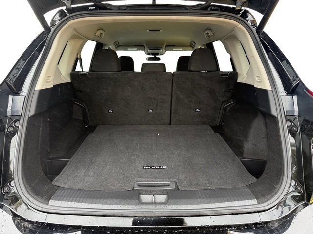 Used 2025 Nissan Rogue SV image 32