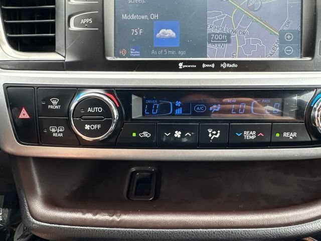 Used 2017 Toyota Highlander XLE FWD image 11