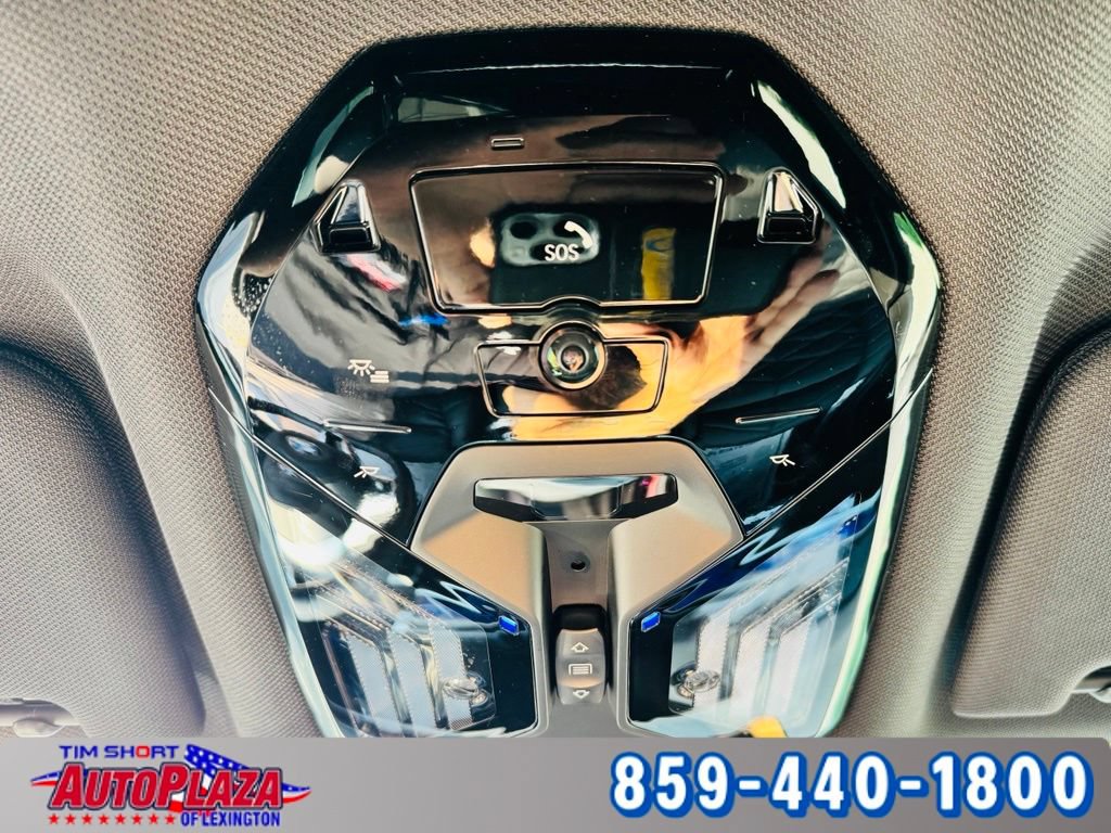 Used 2025 BMW 740i xDrive w/ Premium Package AWD/4WD image 26
