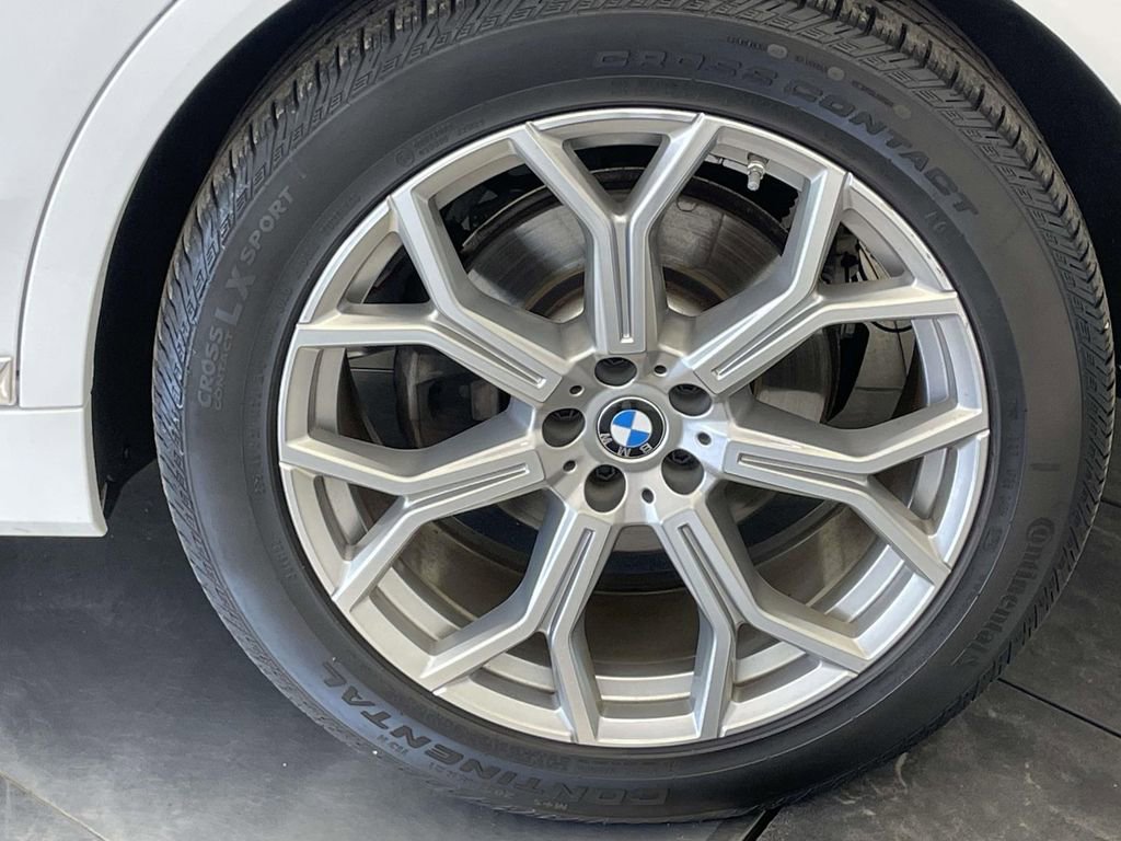 Used 2022 BMW X7 xDrive40i w/ Cold Weather Package AWD/4WD image 12