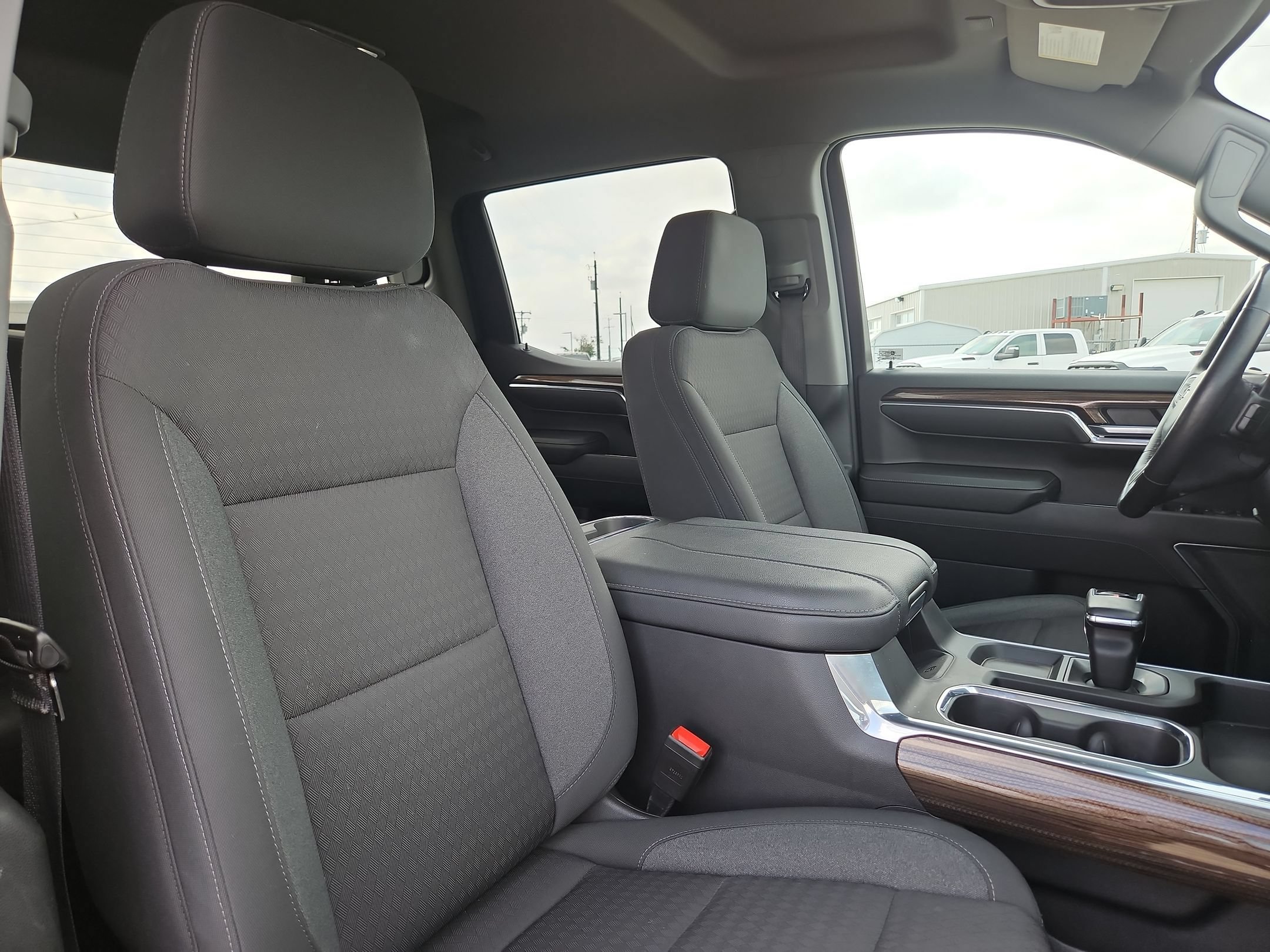 Used 2023 Chevrolet Silverado 1500 LT Trail Boss w/ LPO, Dark Essentials Package AWD/4WD image 30