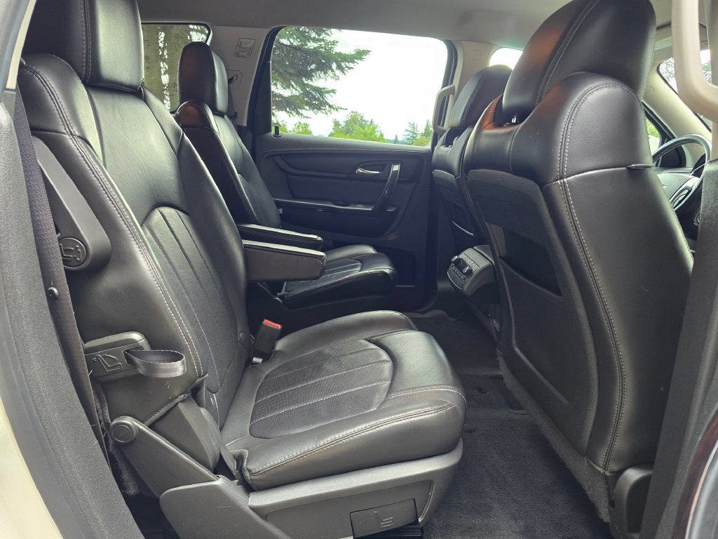 Used 2015 Chevrolet Traverse LTZ AWD/4WD image 16