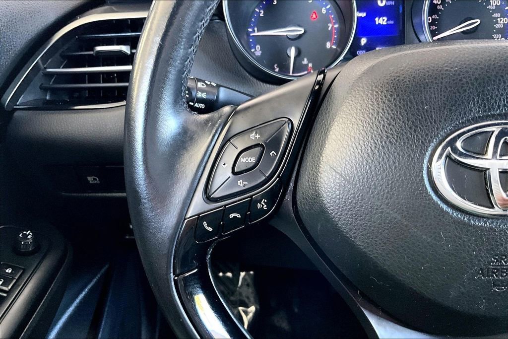 Used 2018 Toyota C-HR XLE FWD image 11