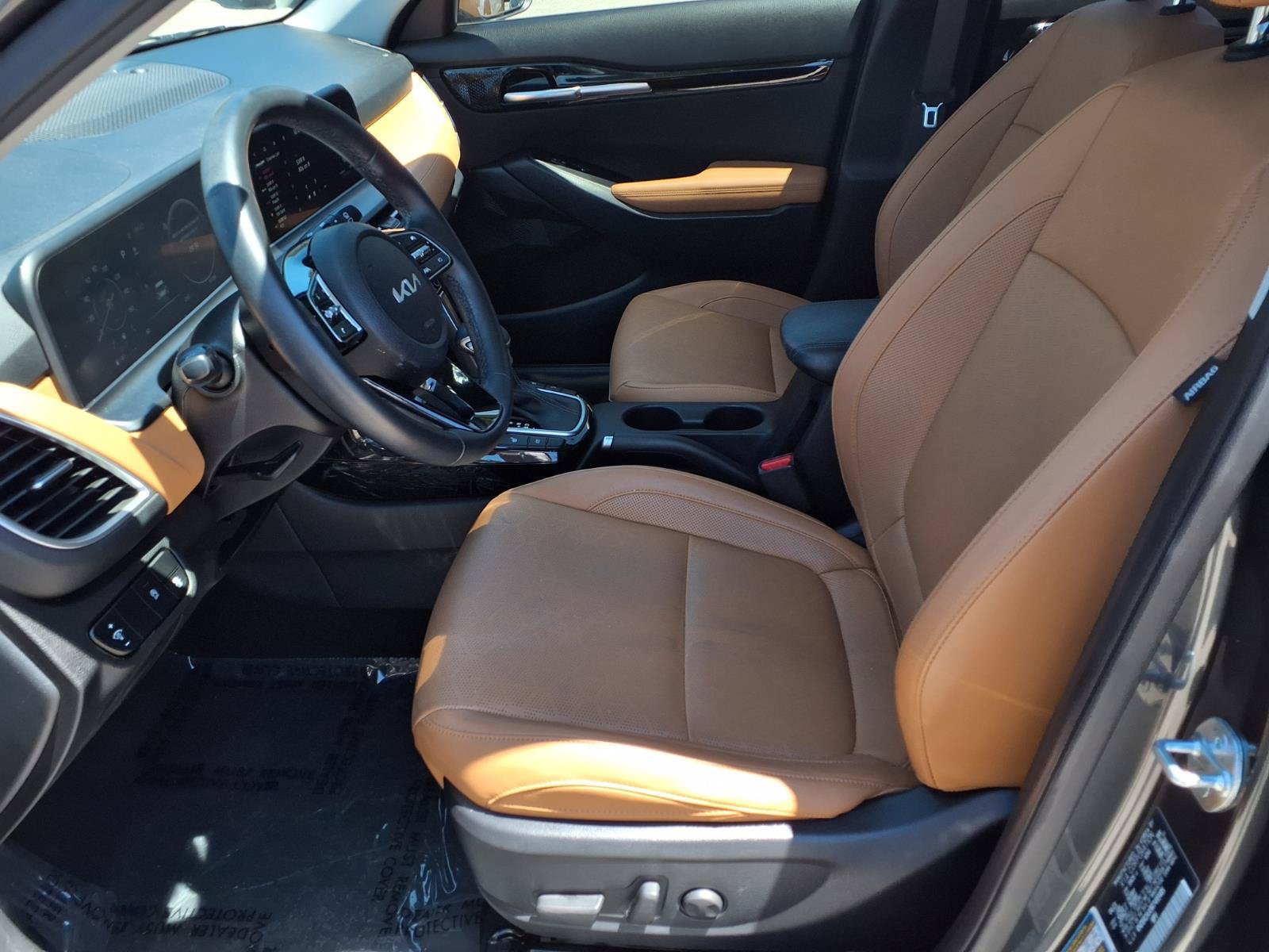 Used 2024 Kia Seltos EX FWD image 16