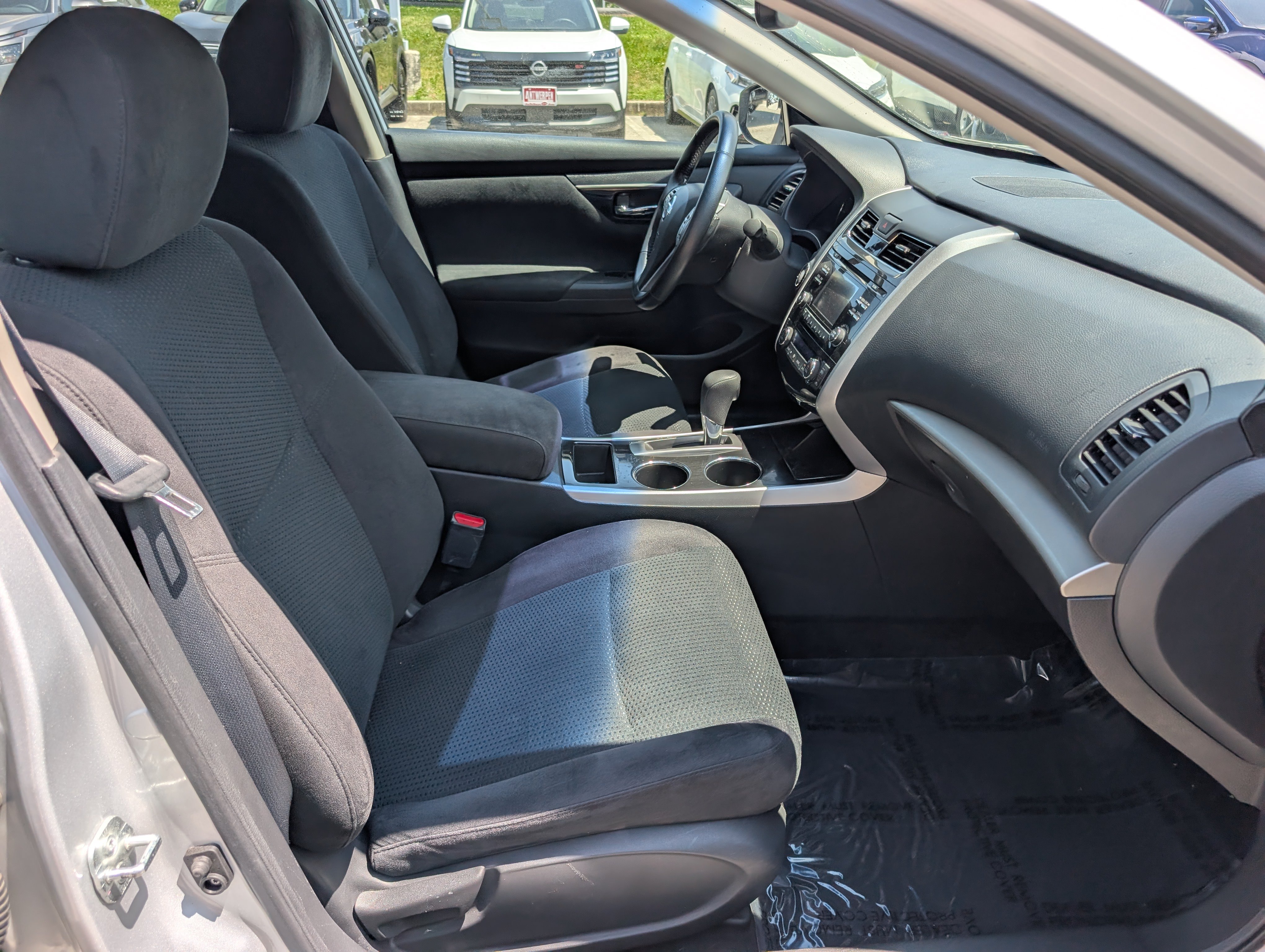 Used 2014 Nissan Altima 2.5 SV w/ Convenience Package FWD image 10