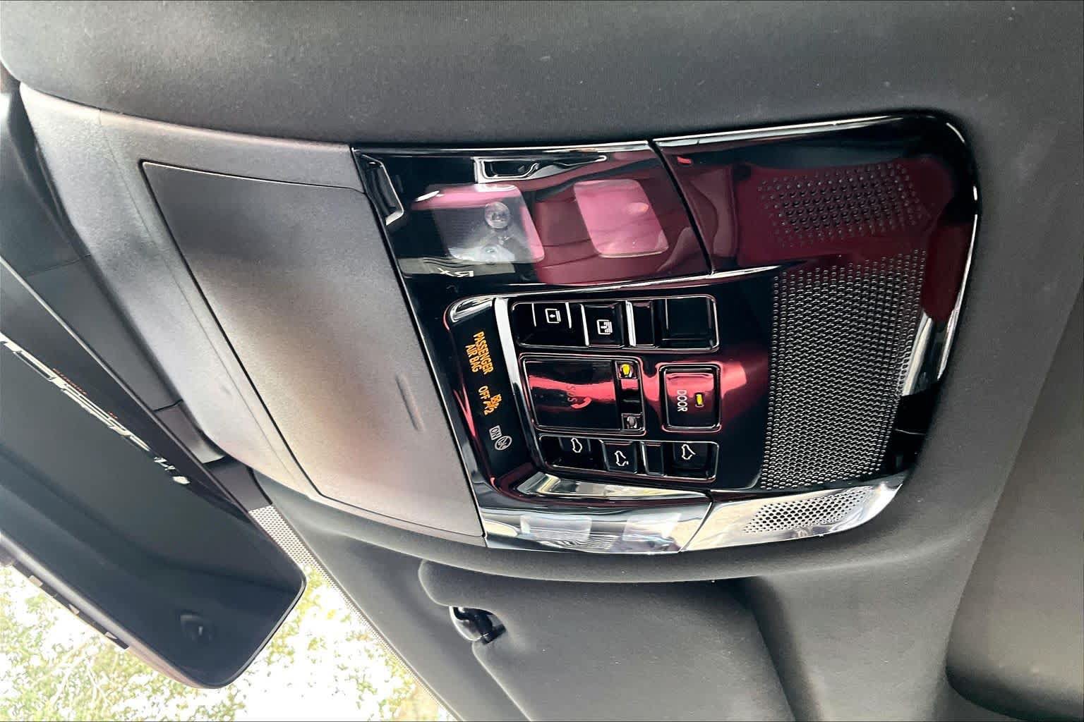 Used 2023 Lexus RX 500h F Sport w/ Accessory Package (2T) AWD/4WD image 32