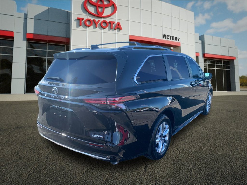 New 2026 Toyota Sienna Limited FWD image 3